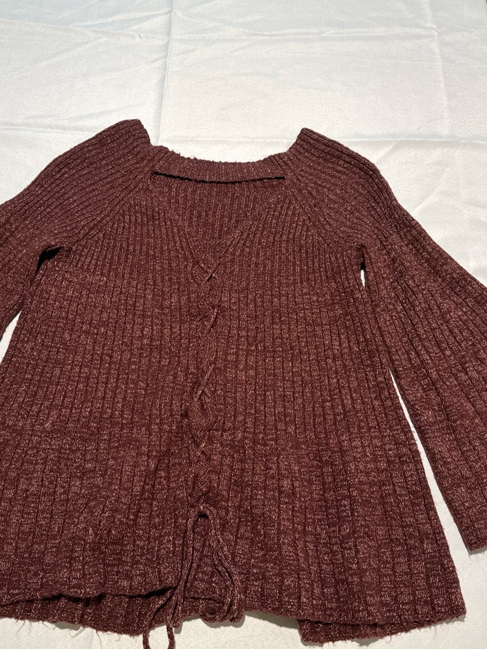 LC Lauren Conrad Ribbed V-Neck Sweater in Burgundy